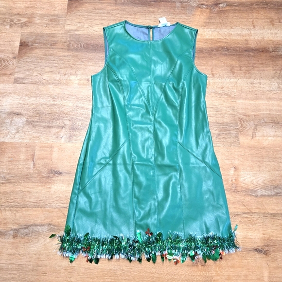 KIRIOUS LOS ANGELES Dresses & Skirts - Green Sleeveless Midi Sheath Dress
